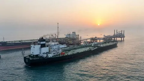 Iraqi Oil Exports Resume After Drone Incident at Basra Terminal as Authorities Downplay Threat